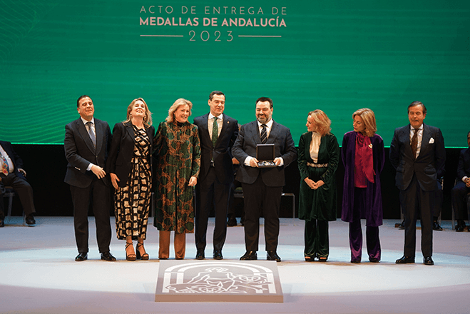 medallaandalucia_siempreasi Siempre Así